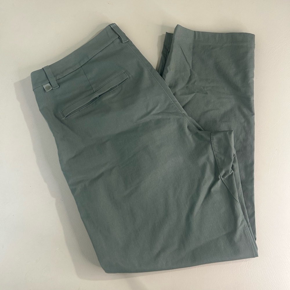 Lululemon Commission Classic Fit Pant 34X28 Green Technical Chino LM5B70S READ